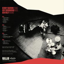 Im Zentrum stehen "KENNY BARRON PIANO", "RAY DRUMMOND BASS", "BEN RILEY DRUMS". Darunter Musiker auf einer Bühne.