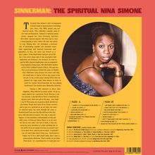 "SINNERMAN: THE SPIRITUAL NINA SIMONE" oben. Seiten A und B listen Songs auf, unter anderem "I WANT A LITTLE SUGAR IN MY BOWL". Dreieck-Layout, Nina Simone im Mittelpunkt.