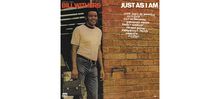Albumcover mit Texten wie "Bill Withers", "Just As I Am" und Songtiteln. Zeigt einen lächelnden Mann an einer Backsteinmauer.