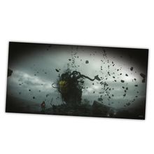 Ein dunkles Wesen mit leuchtenden gelben Augen, umgeben von umherfliegenden Trümmern, steht vor einem drohenden Himmel.