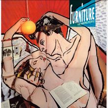 Texte: "FURNITURE THE WRONG PEOPLE". Zeichnung: Ein sich innig umarmendes Paar mit Buch und Retro-Radio.