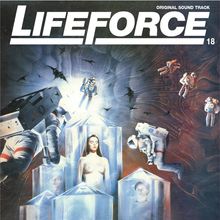 "LIFEFORCE" und "Original Sound Track" stehen oben. Astronauten schweben um gläserne Särge im All, Fledermäuse fliegen.