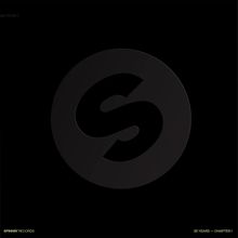 Text: "SPINNIN' RECORDS", "25 YEARS – CHAPTER 1". Ein schwarzes Logo mit stilisiertem "S" auf dunklem Hintergrund.