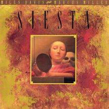 Text: "Miles Davis • Marcus Miller, music from Siesta". Illustration: Eine Person sieht in einen Spiegel, hinter ihr ein Totenschädel.
