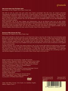 Texte: „Hier kennt einer das Fürchten nicht“, „Someone Who Knows No Fear“, DVD-Info und Details, roter Hintergrund, Gramola-Logo.