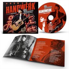 "Handwerk", "10 Jahre Unplugged", "Meine Liebe bleibt". Mann mit Gitarre, CD und Booklet mit Songtexten.