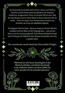 Ein Text beschreibt ein Fantasy-Abenteuer mit Figuren wie Lucia und Drystan. Verzierungen: Blumen, Sterne, Pilze in Grün.