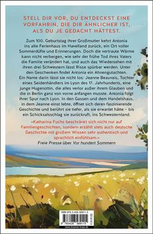 STELL DIR VOR, DU ENTDECKST EINE VORFAHRIN, DIE DIR ÄHNLICHER IST, ALS DU JE GEDACHT HÄTTEST. Text über eine bewegende Familiengeschichte vor Landschaft.