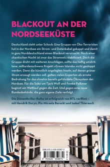 "BLACKOUT AN DER NORDSEEKÜSTE" steht in großen pinken Buchstaben über einem Text. Unten ein Strand mit Strandkörben.