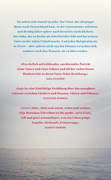 Texte beschreiben eine Beziehung zwischen Vater und Sohn. Unten ein Meer im Hintergrund.