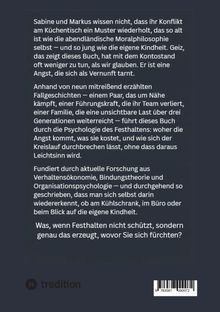 Ein Text über Geiz, Psychologie des Festhaltens, Angst und Selbstwiedererkennung, gestützt durch Forschung. Unten ein Logo.