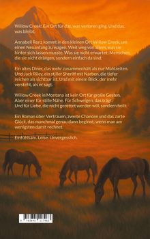 Text über Willow Creek und eine Geschichte über Vertrauen und zweite Chancen. Landschaft mit grasenden Pferden im Sonnenuntergang.