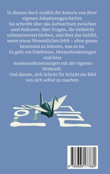 Ein Text beschreibt eine Adoptionsgeschichte, kulturelle Herausforderungen und die Suche nach Identität, darüber ein Origami-Kranich.