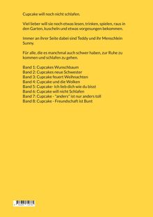 Text über Cupcakes Abenteuer mit Teddy. Bandliste 1–8: Wunschrbaum bis Freundschaft. Gelber Hintergrund. Barcodenummer unten.