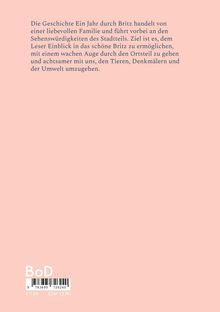 Text beschreibt eine Geschichte über Britz, eine Familie, Sehenswürdigkeiten und ein achtsames Leben. Rosa Hintergrund.