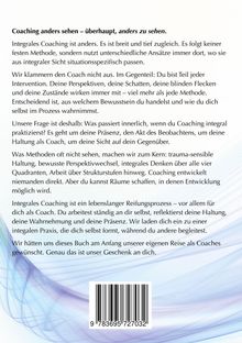 Text: "Coaching anders sehen – überhaupt, anders zu sehen. Integrales Coaching ist anders. Es ist breit und tief zugleich..."

Hintergrund: Sanfte, wellenförmige Linien in blau und lila Tönen.
