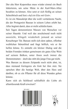 Ein Text beschreibt einen alten Herrn, der ein Buch lektoriert, Menschenmassen, und einen Dialog mit Gott. Unten ein Barcode.