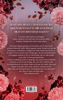 Text in Großbuchstaben: "ER IST MEIN RIVALE UND ICH HASSE IHN." Hintergrund: Rote und rosa Blumen.