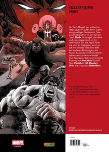 Ein Comic-Cover mit aufregenden Figuren: Blade, Doctor Strange und Hulk kämpfen in einem dramatischen, roten Hintergrund.
