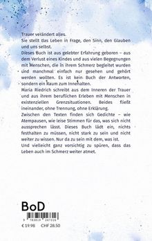 Ein Text über Trauer als tiefgreifende Erfahrung, die das Leben hinterfragt. Gestaltung mit einem blau-lila Aquarellhintergrund.