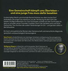 Eine Gemeinschaft kämpft ums Überleben – und eine junge Frau muss dafür bezahlen. Text beschreibt Spannung und Drama.
