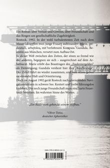 Text über einen Roman voller Verlust, Freundschaft und Zugehörigkeit im turbulenten Rostock von 1992.