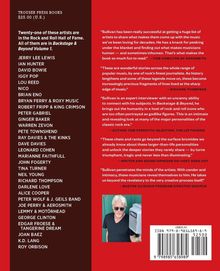 Preis: $25.00. "Twenty-one of these artists are in the Rock and Roll Hall of Fame." Liste von Musiker*innen-Namen. Zitate von Tom Hamilton und anderen Autoren loben das Buch "Backstage & Beyond". Foto einer Person in Sonnenbrille am unteren Rand. ISBN auf der Rückseite.
