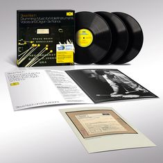 Plattencover mit Text: "Steve Reich Drumming: Music for Mallet Instruments, Voices and Organ, Six Pianos". Dazu Schallplatten und Booklet.