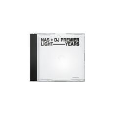 "NAS + DJ PREMIER LIGHT YEARS" in schwarzem Text auf einem klaren CD-Hüllen-Design.