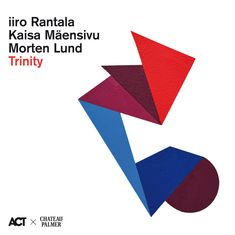 iiro Rantala, Kaisa Mäensivu, Morten Lund, Trinity. Geometrische Formen: Dreiecke in Rot, Blau, und Lila.