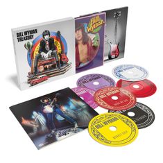 "Bill Wyman Treasury", "Bill Wyman", CD-Cover und eine Sammlung von CDs in verschiedenen Farben mit seinem Namen.