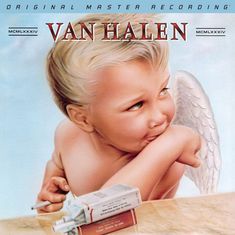 "VAN HALEN, MCMLXXXIV" ist oben zu lesen. Ein Engelbaby hält eine Zigarette, mit Zigarettenschachteln daneben.