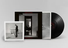 "CHRISTIAN KJELLVANDER, EX VOTO/the silent love" in roter Schrift. Albumcover mit Foto von Mann und Hund, daneben eine Schallplatte.