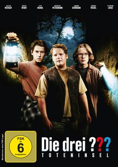 „Die drei ??? – Toteninsel“ zeigt drei Jungen mit Lampen in einem nächtlichen Wald, ein gelbes FSK-Logo auf der linken Seite.