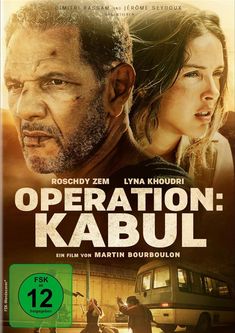 "FSK ab 12 freigegeben" steht in einem grünen Kreis. Zwei Menschen schauen intensiv in die Ferne.