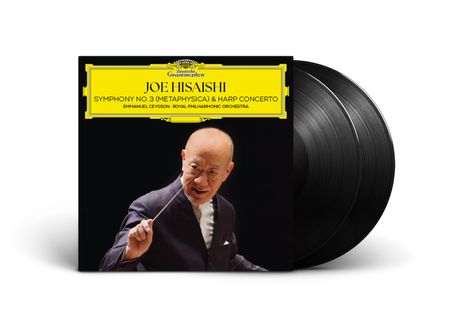 "SYMPHONY NO. 3 (METAPHYSICA) & HARP CONCERTO", Joe Hisaishi dirigiert, Schallplatten im Hintergrund.