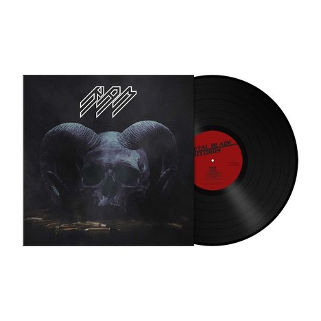 "RAM" auf einem dunklen Cover mit einem Schädel. Schwarze Schallplatte mit rotem Zentrum, darauf "METAL BLADE RECORDS".