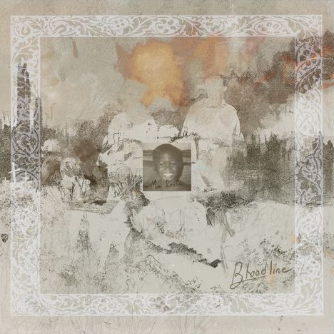 Text: „Mon Roviah“, „Bloodline“. Ein zentrales Foto eines lächelnden Jungen, umgeben von einer dekorativen Umrandung.