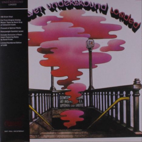 "Velvet Underground Loaded" geschwungener Text oben. Unten eine U-Bahn-Treppe mit rosa und orangefarbenen Rauchwolken.