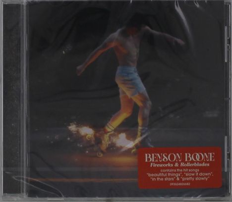 Text auf rotem Aufkleber: "BENSON BOONE Fireworks & Rollerblades". Oben ein Skater mit lodernden Rollschuhen in Bewegung.