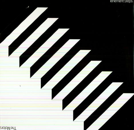 "Tenement Steps" oben, "The Motors" unten. Darstellung einer Treppe aus schwarzen und weißen Streifen.