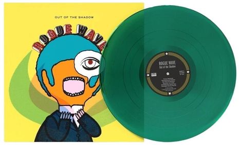 "Rogue Wave - Out of the Shadow" steht auf einem gelb-blauen Plattencover mit einem grünen Vinyl davor.