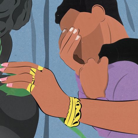 Illustration: Eine Person verdeckt ihr Gesicht mit der Hand, daneben eine Hand mit goldenen Ringen und Armband.