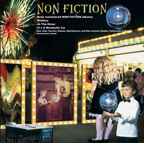 „Non Fiction, drei remasterte Alben: Preface, In The Know, It's a Wonderful Lie. Kinder vor beleuchteten Tafeln.“