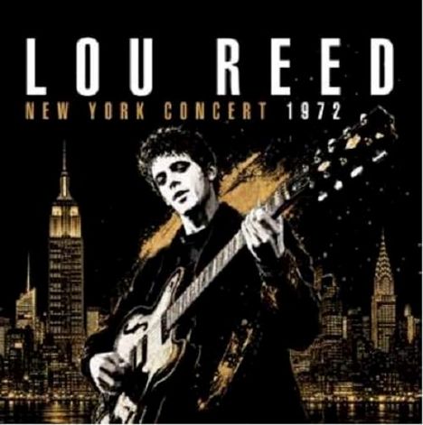 "Lou Reed New York Concert 1972" steht über einem Gitarristen vor einer Skyline, schwarz-goldfarbenes Design.