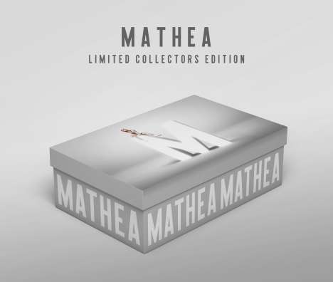 Mathea: M (Fanbox), 1 CD, 1 Merchandise und 1 Buch