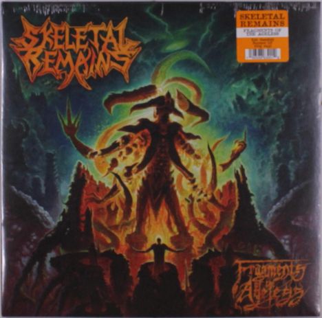 „Skeletal Remains“ und „Fragments of Absence“ in orange. Illustration von einer düsteren, feurigen Gestalt vor grünem Hintergrund.