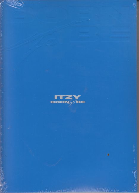 Itzy: Born To Be (Version B), 1 CD und 1 Buch