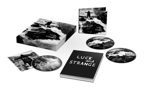 David Gilmour: Luck And Strange (Deluxe CD Box-Set ohne Anton Corbijn Print), 2 CDs, 1 Blu-ray Audio und 1 Buch