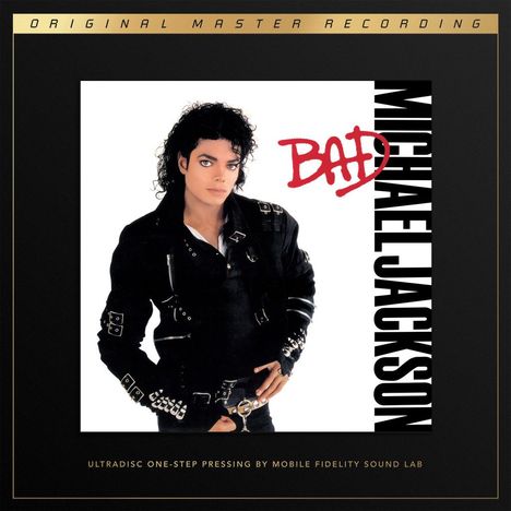 „Original Master Recording“ oben, „Michael Jackson“ rechts, „BAD“ in Rot. Person in schwarzer Lederjacke.